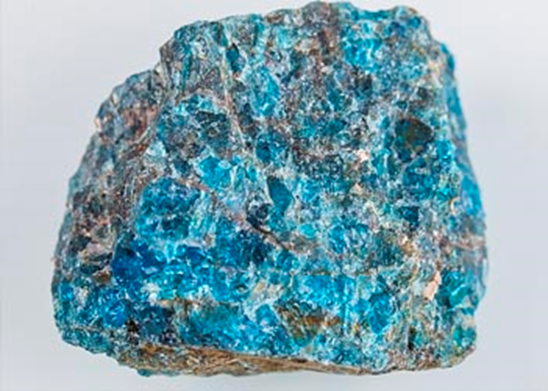 Cristais que irão elevar o nível das suas leituras de tarô - Apatita azul